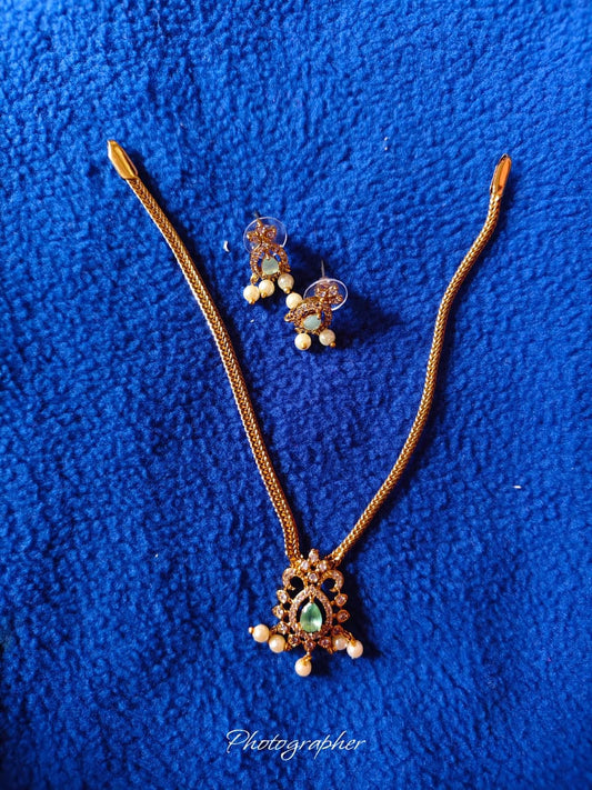Elegant Designer Pendant Necklace Set for Women