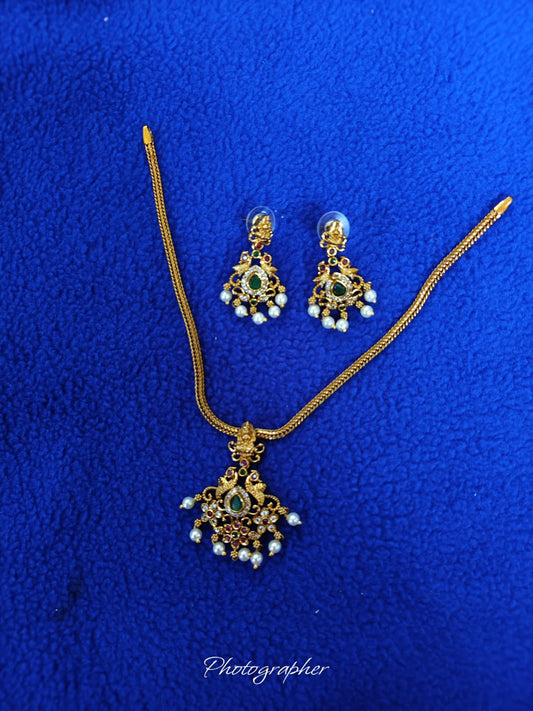 Traditional Temple Pendant Necklace Set with Earrings - Antique Gold Finish  ಟೆಂಪಲ್ ಡಿಸೈನ್ ಹಾರದ ಸೆಟ್ - ಹಸಿರು ಕಲ್ಲು ಮತ್ತು ಮುತ್ತಿನೊಂದಿಗೆ