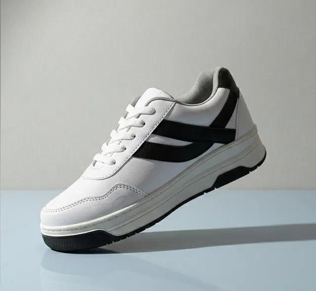 Casual shoes.