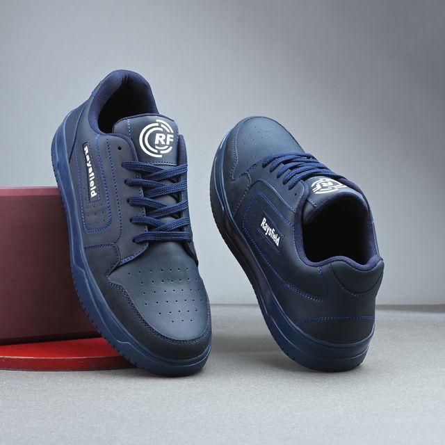 Casual shoes.